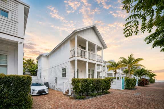 The Coquina House at Coral Cove - Image 1